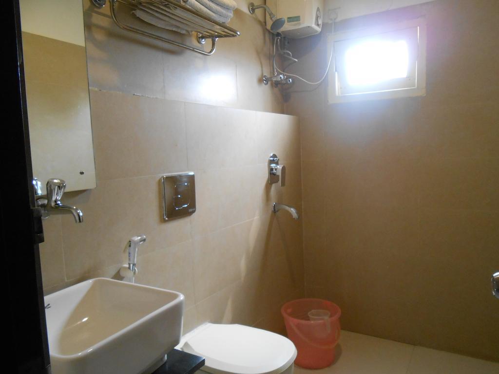 Hotel Kings Crown Vip Road Kalkutta Zimmer foto